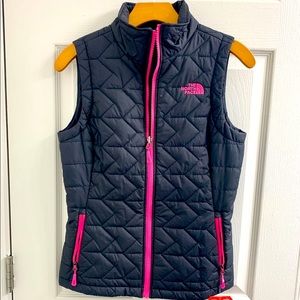 ❣️Markdown❣️The North Face Vest - NWT
